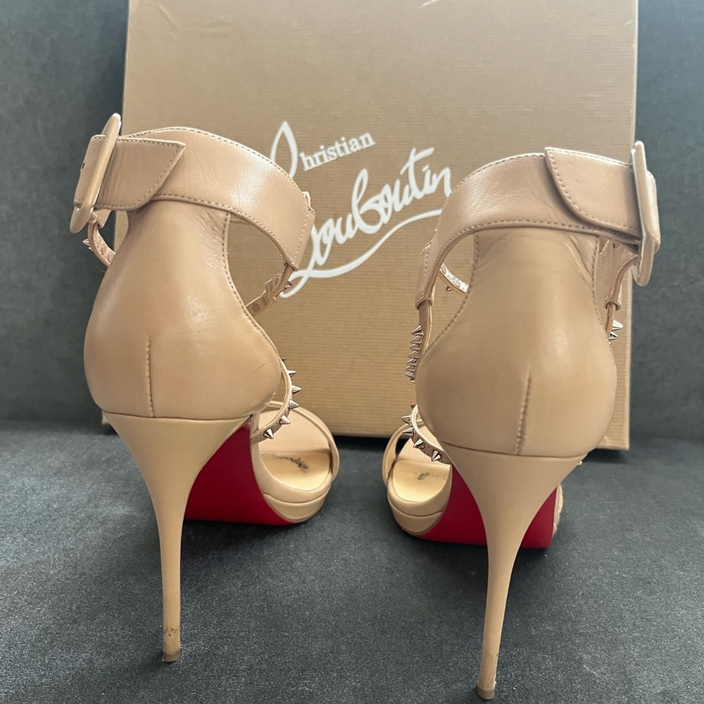 Christian Louboutin nude studded straps. Size 38.5 - Picture 5 of 8